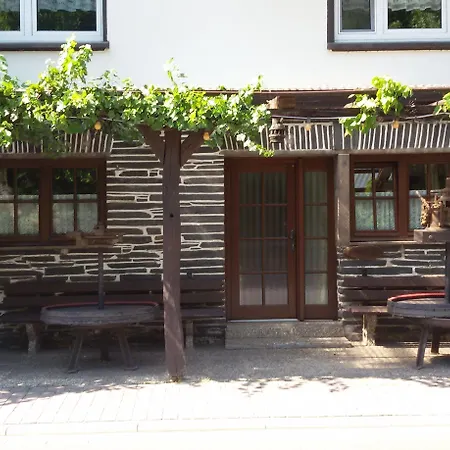 Konukevi Winzerhaus 4*